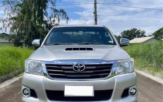 White Toyota Hilux 2014 for sale in Bacoor
