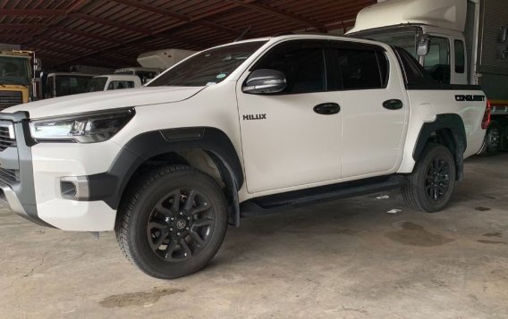 Selling White Toyota Hilux 2023 in Subic-2