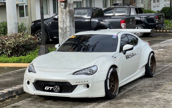 White Toyota 86 2018 for sale in Manila-8