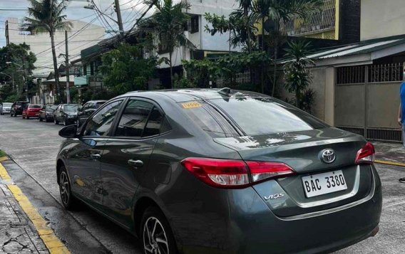 Selling White Toyota Vios 2022 in Quezon City-3