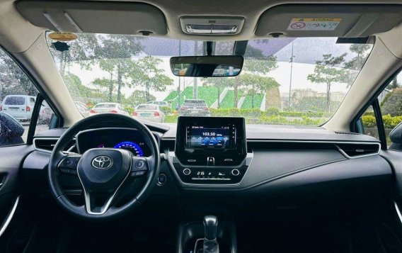 Selling White Toyota Corolla altis 2020 in Makati-4