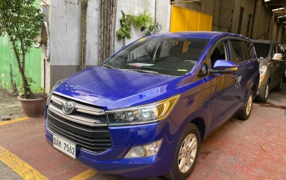 Selling White Toyota Innova 2018 in Quezon City-1