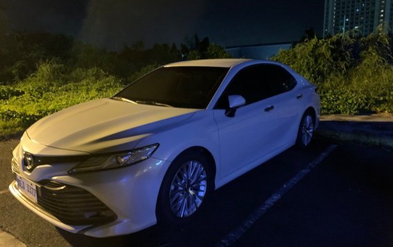 Selling White Toyota Camry 2019 in Biñan-2