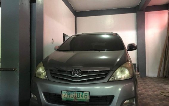 Silver Toyota Innova 2009 for sale in Automatic-9