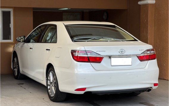 Sell Pearl White 2018 Toyota Camry in Muntinlupa-1