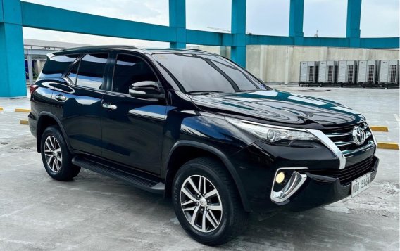 Selling White Toyota Fortuner 2016 in Manila-5