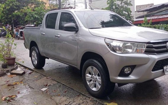 White Toyota Hilux 2016 for sale in Caloocan-5