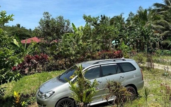 White Toyota Innova 2005 for sale in Automatic-5