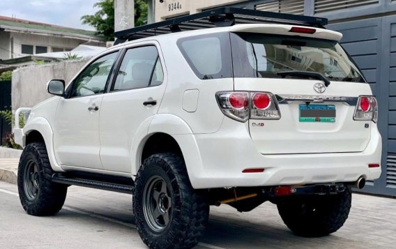 Pearl White Toyota Fortuner 2013 for sale in Manila-3
