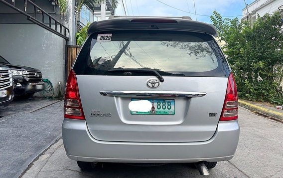Selling White Toyota Innova 2006 in Bacoor-2