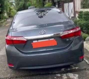 Selling White Toyota Corolla altis 2016 in Manila-3