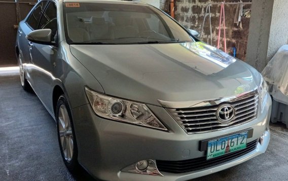 Selling White Toyota Camry 2013 in Pasig-1