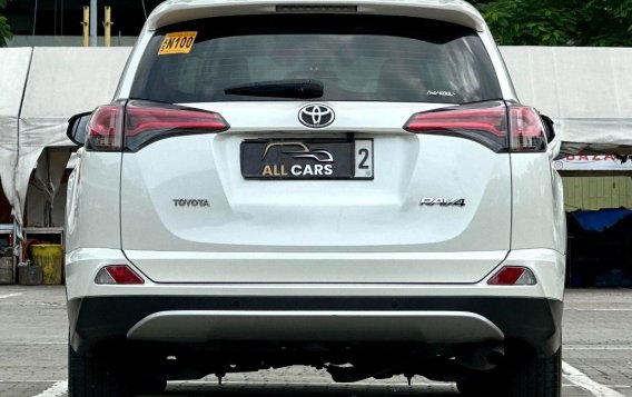 White Toyota Rav4 2018 for sale in Automatic-3