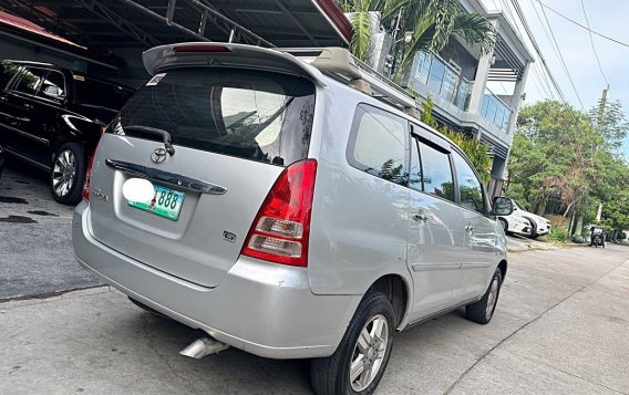 Selling White Toyota Innova 2006 in Bacoor-3