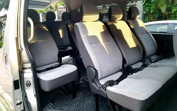 White Toyota Hiace 2016 for sale in Manual-8
