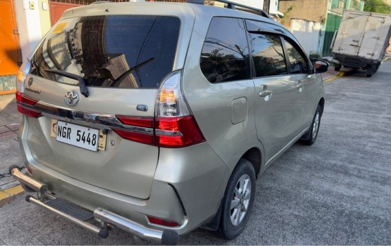Selling White Toyota Avanza 2021 in Quezon City-3