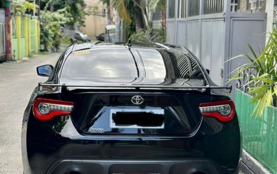 Selling White Toyota 86 2018 in Quezon City-3