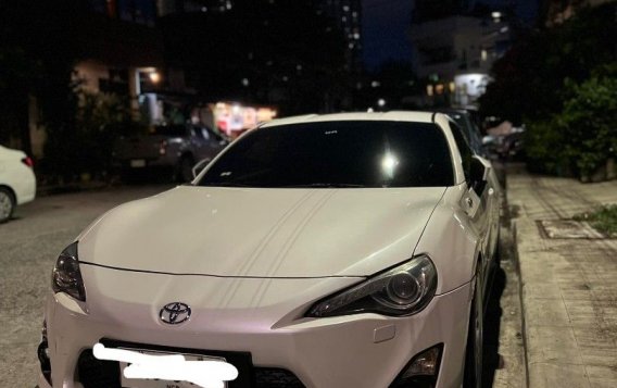 Sell White 2014 Toyota 86 in Pasay
