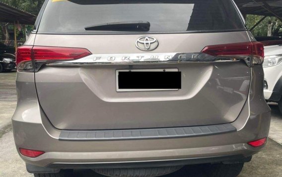 Selling Bronze Toyota Fortuner 2017 in Pasig-2