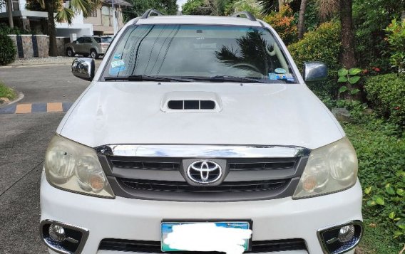 Pearl White Toyota Fortuner 2006 for sale in Rizal-1