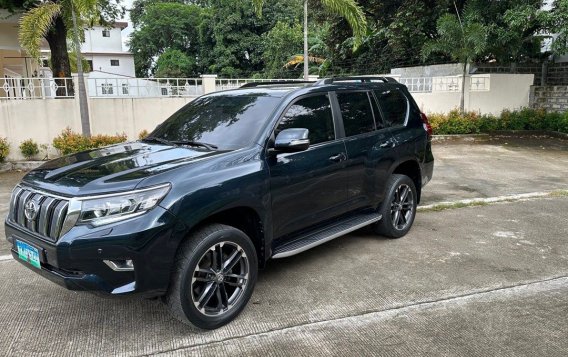 Sell White 2010 Toyota Land cruiser prado in Marikina-2