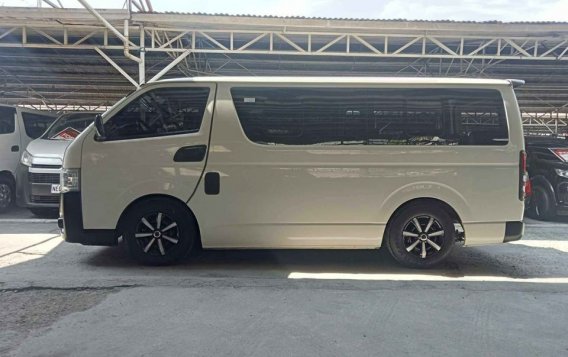 Selling White Toyota Hiace 2019 in Pasay-1