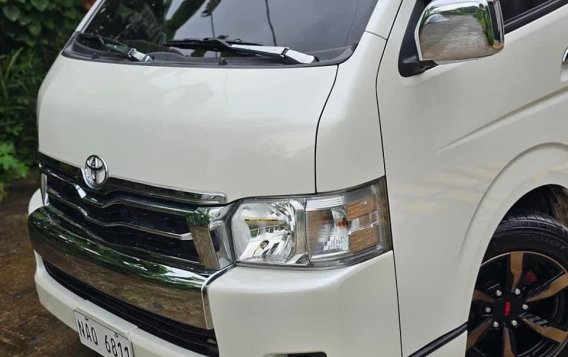 Sell Pearl White 2018 Toyota Hiace in Manila-3