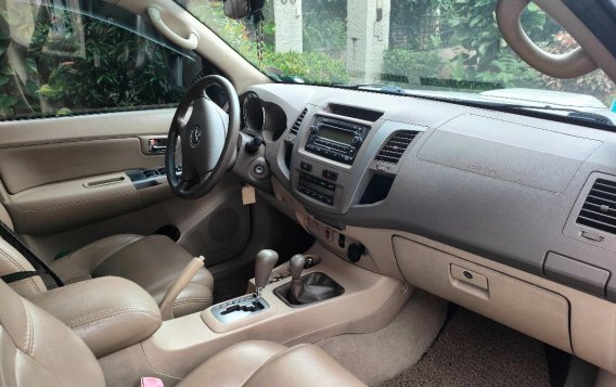 Pearl White Toyota Fortuner 2006 for sale in Rizal-4