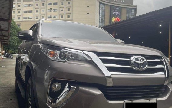 Selling Bronze Toyota Fortuner 2017 in Pasig-6