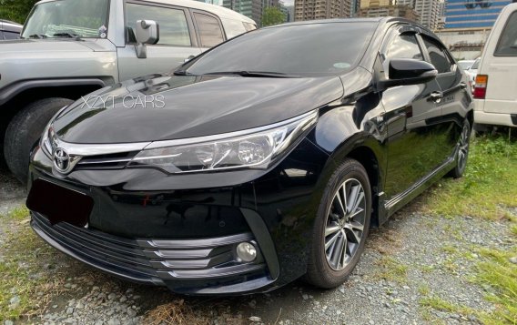 Sell White 2018 Toyota Corolla altis in Pasig-3