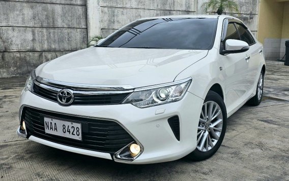 Pearl White Toyota Camry 2018 for sale in Automatic-1