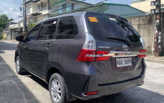 Selling White Toyota Avanza 2021 in Quezon City-6