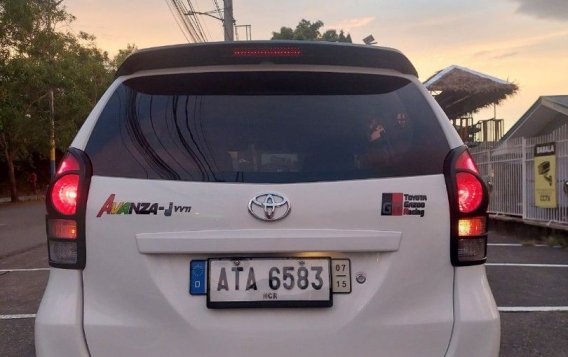 Sell White 2014 Toyota Avanza in Manila-5