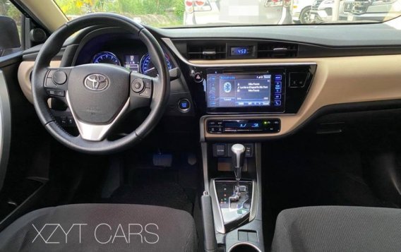 Sell White 2018 Toyota Corolla altis in Pasig-7