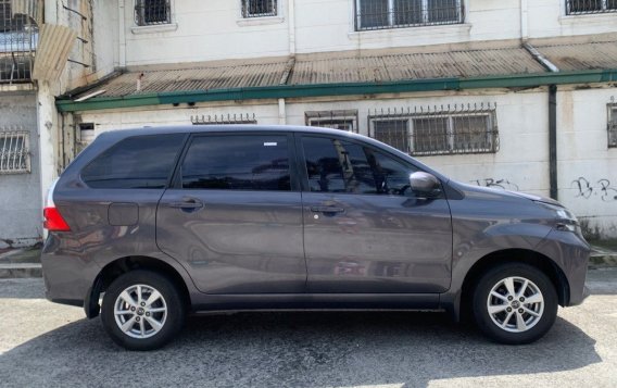 Selling White Toyota Avanza 2021 in Quezon City-3