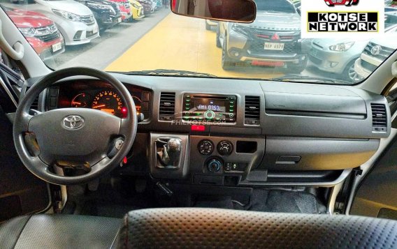 2020 Toyota Hiace  Commuter 3.0 M/T in Quezon City, Metro Manila-7