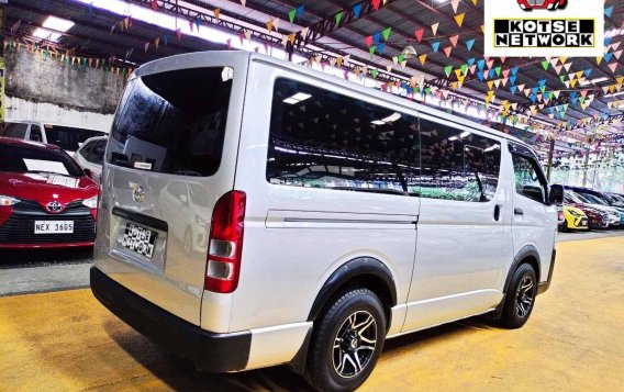 2020 Toyota Hiace  Commuter 3.0 M/T in Quezon City, Metro Manila-16