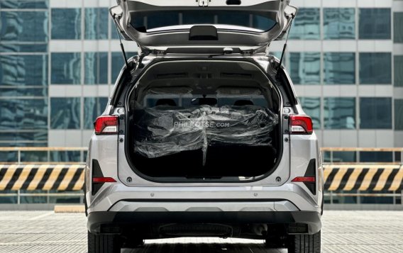 2023 Toyota Veloz in Makati, Metro Manila-6