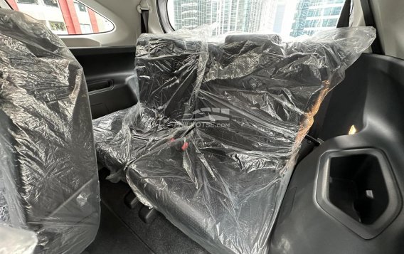 2023 Toyota Veloz in Makati, Metro Manila-13