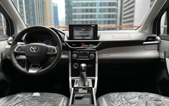 2023 Toyota Veloz in Makati, Metro Manila-16