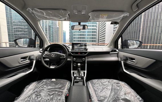 2023 Toyota Veloz in Makati, Metro Manila-17
