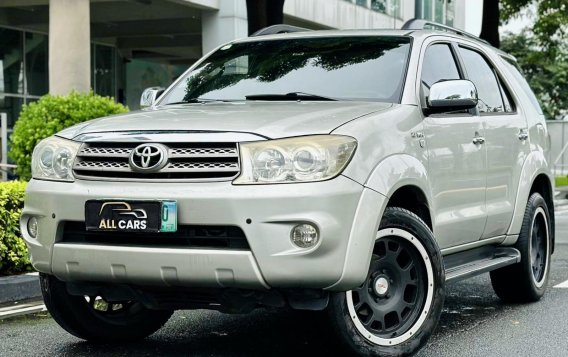 2010 Toyota Fortuner in Makati, Metro Manila-2