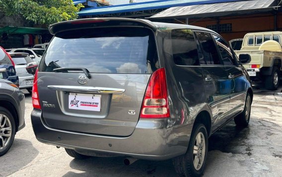Sell White 2005 Toyota Innova in Manila-1