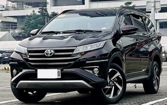 Selling White Toyota Rush 2019 in Makati-2
