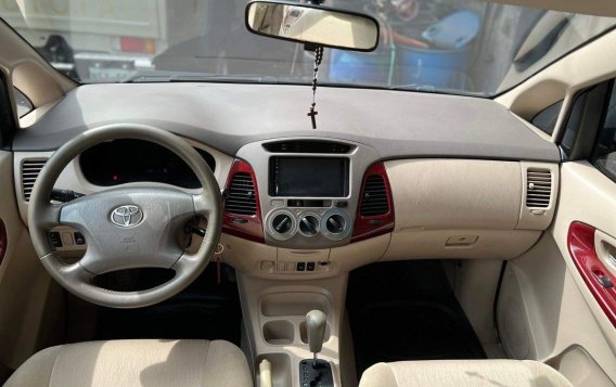 Sell White 2005 Toyota Innova in Manila-5