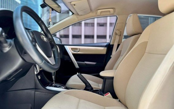 White Toyota Corolla altis 2018 for sale in Makati-6