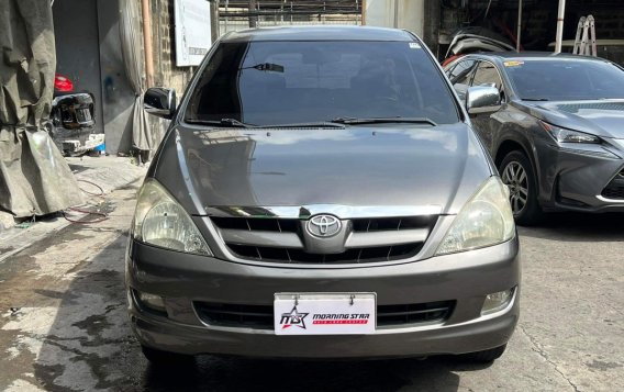 Sell White 2005 Toyota Innova in Manila