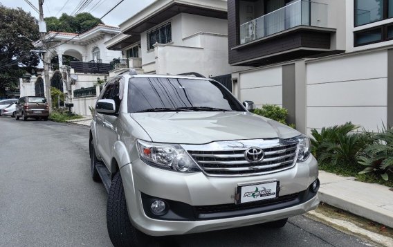 White Toyota Fortuner 2006 for sale in Quezon City