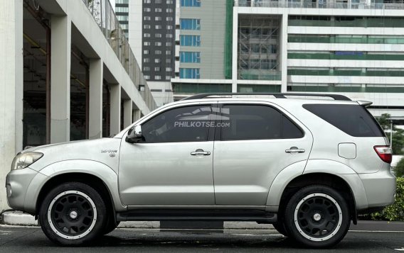 2010 Toyota Fortuner in Makati, Metro Manila-4