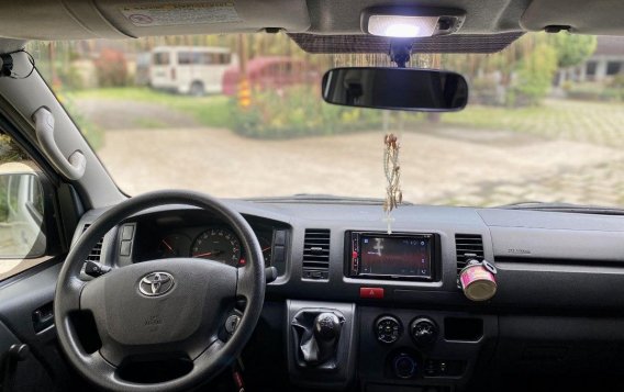 White Toyota Hiace 2019 for sale in Quezon City-5